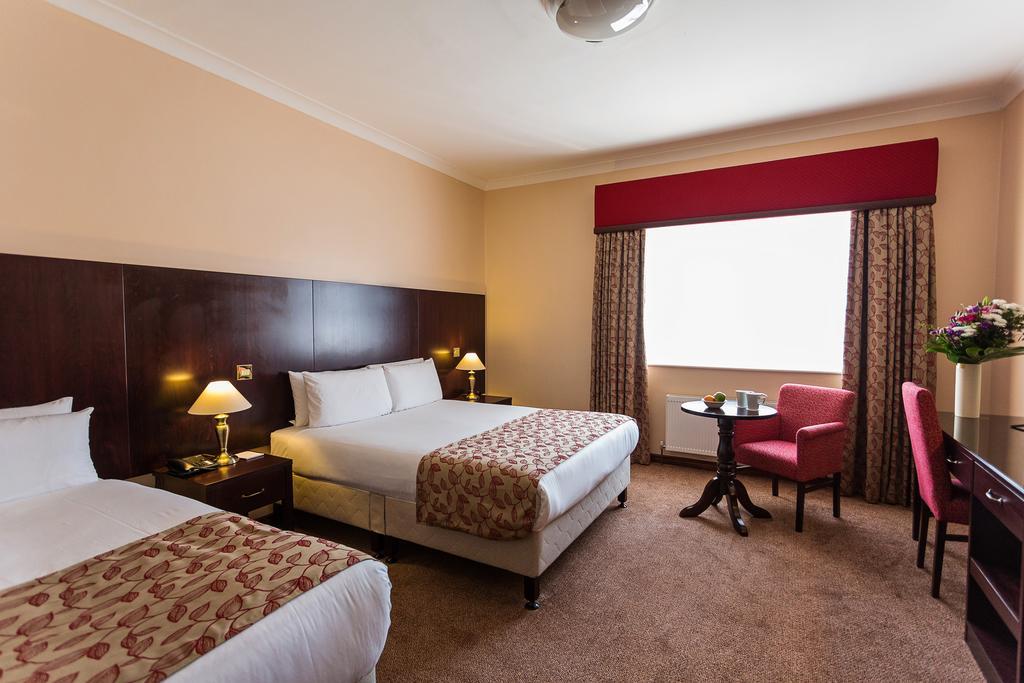 Sheldon Park Hotel And Leisure Club 더블린 외부 사진