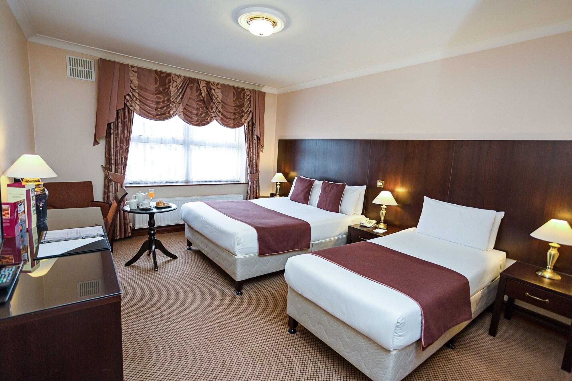 Sheldon Park Hotel And Leisure Club 더블린 외부 사진