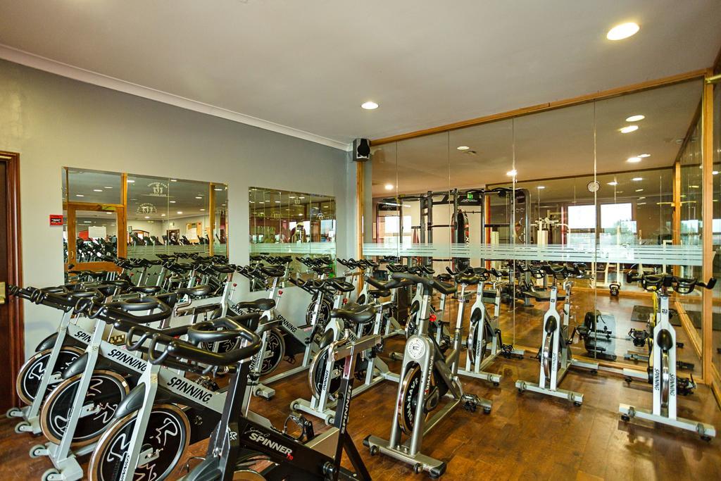 Sheldon Park Hotel And Leisure Club 더블린 외부 사진