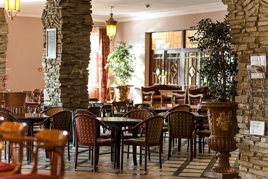 Sheldon Park Hotel And Leisure Club 더블린 외부 사진