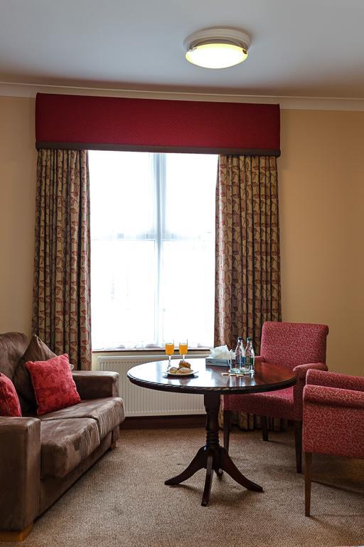 Sheldon Park Hotel And Leisure Club 더블린 외부 사진