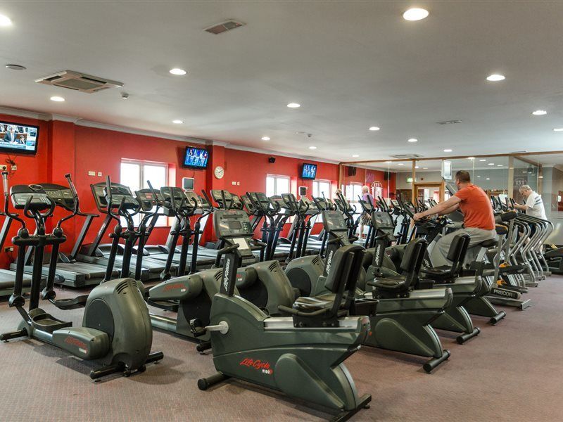 Sheldon Park Hotel And Leisure Club 더블린 외부 사진