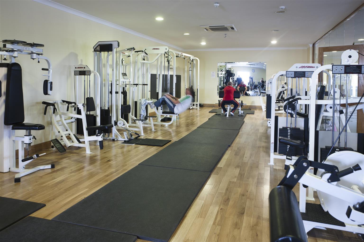 Sheldon Park Hotel And Leisure Club 더블린 외부 사진