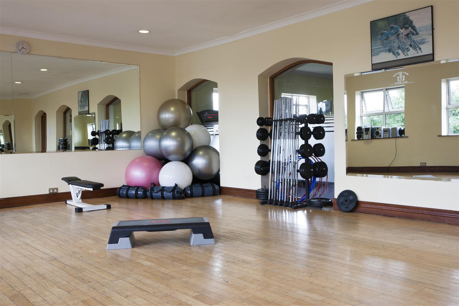 Sheldon Park Hotel And Leisure Club 더블린 외부 사진