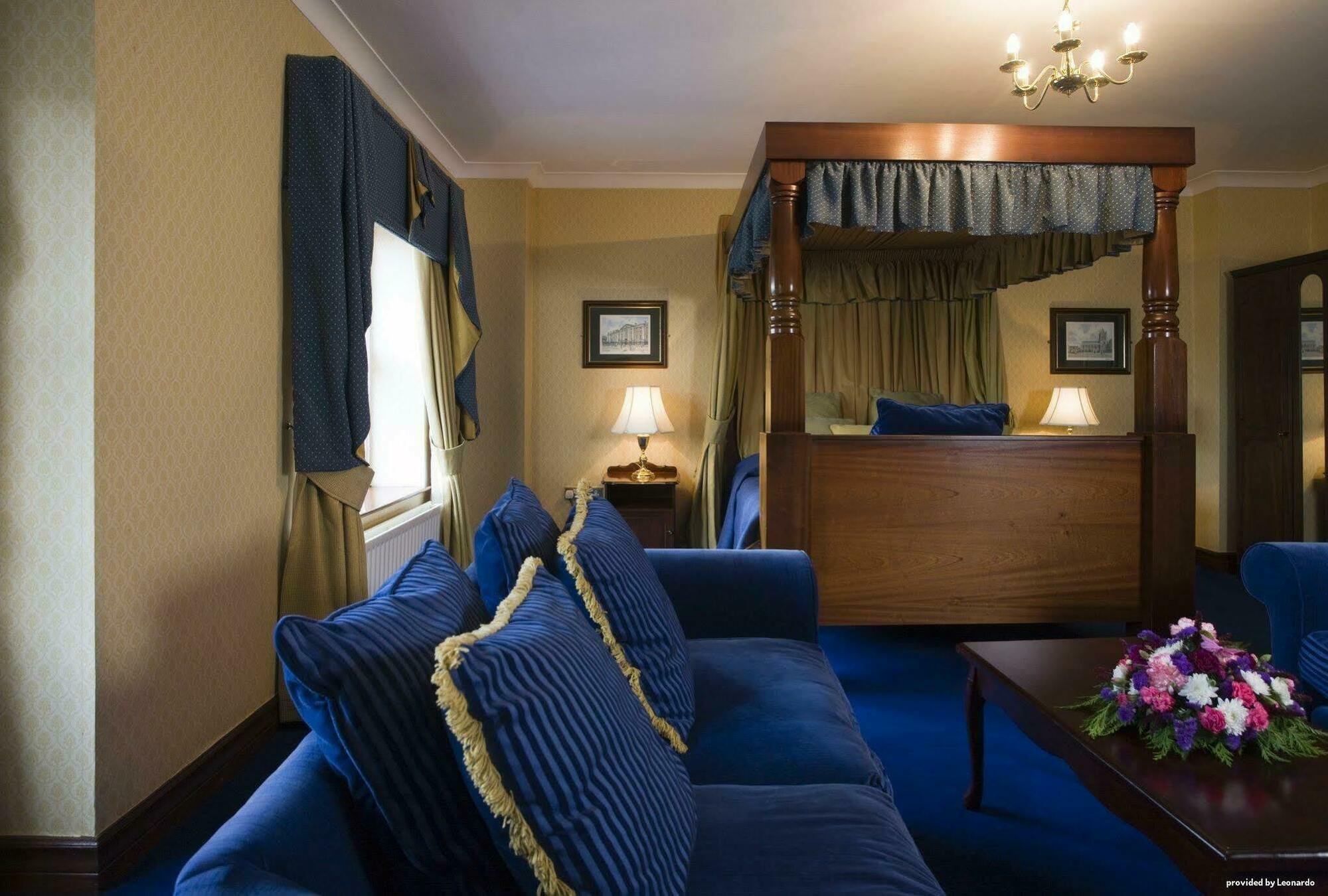 Sheldon Park Hotel And Leisure Club 더블린 외부 사진