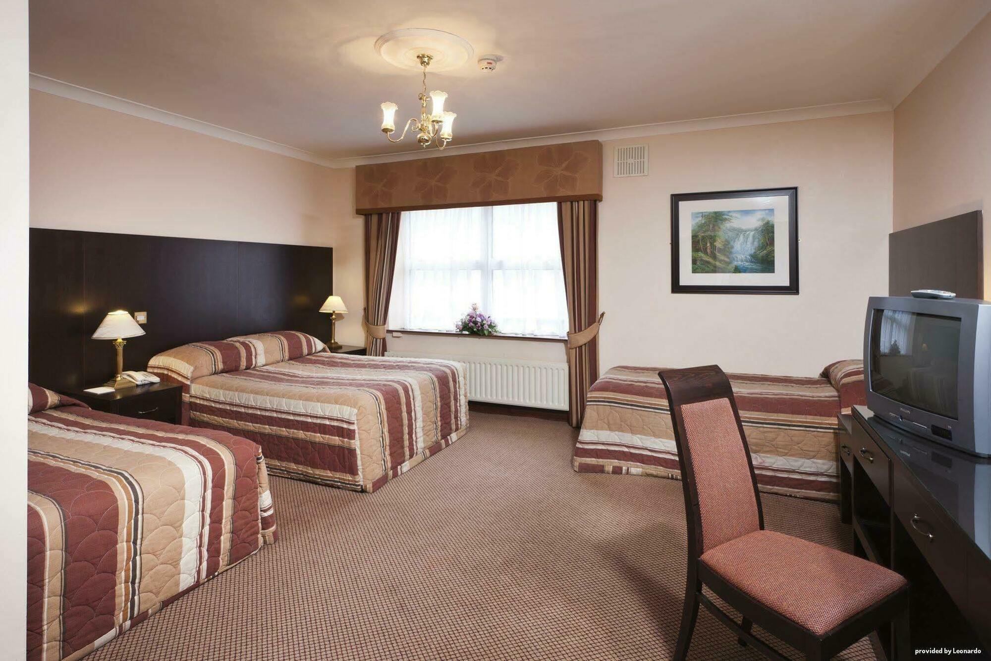 Sheldon Park Hotel And Leisure Club 더블린 외부 사진