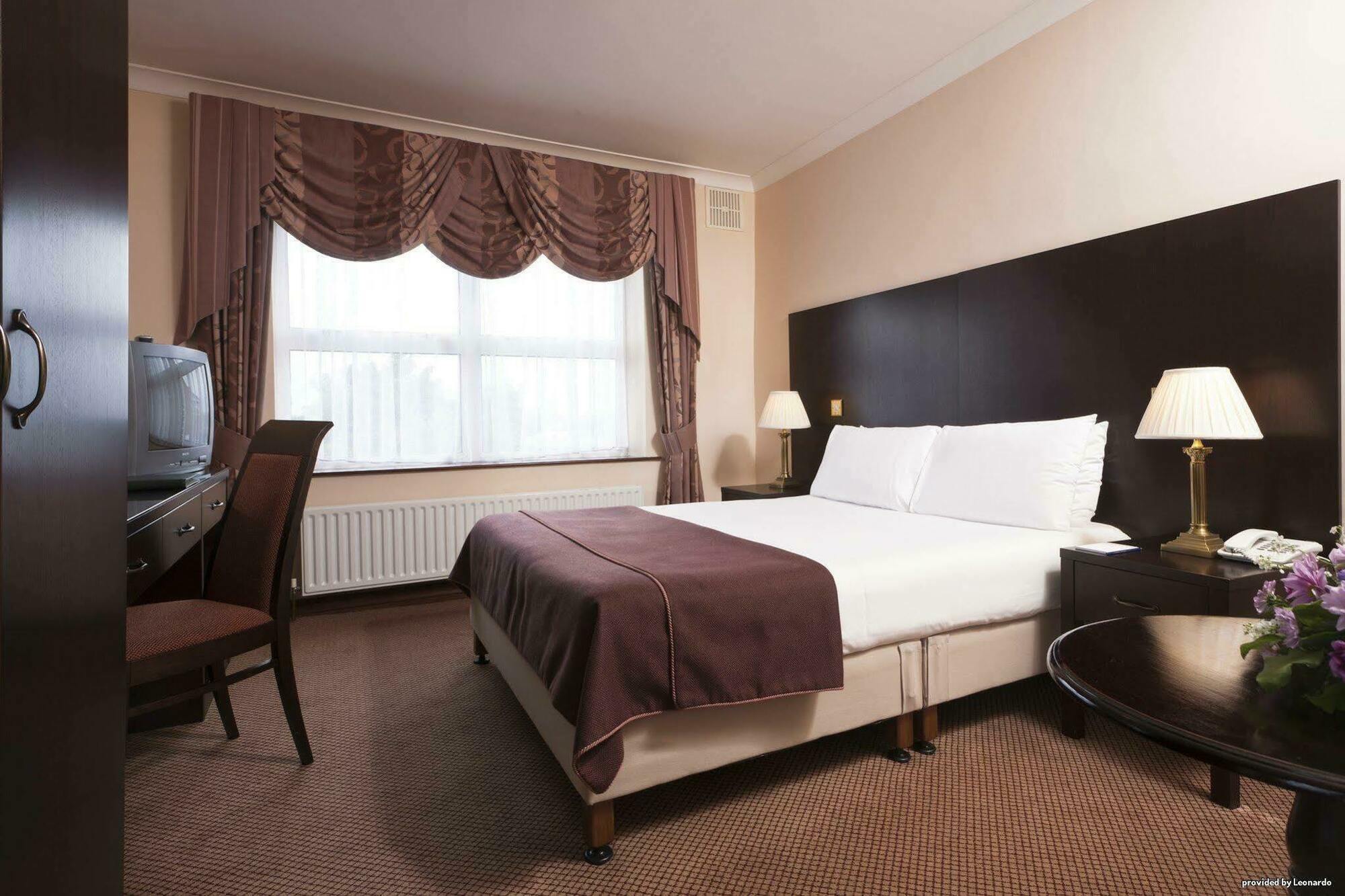 Sheldon Park Hotel And Leisure Club 더블린 외부 사진