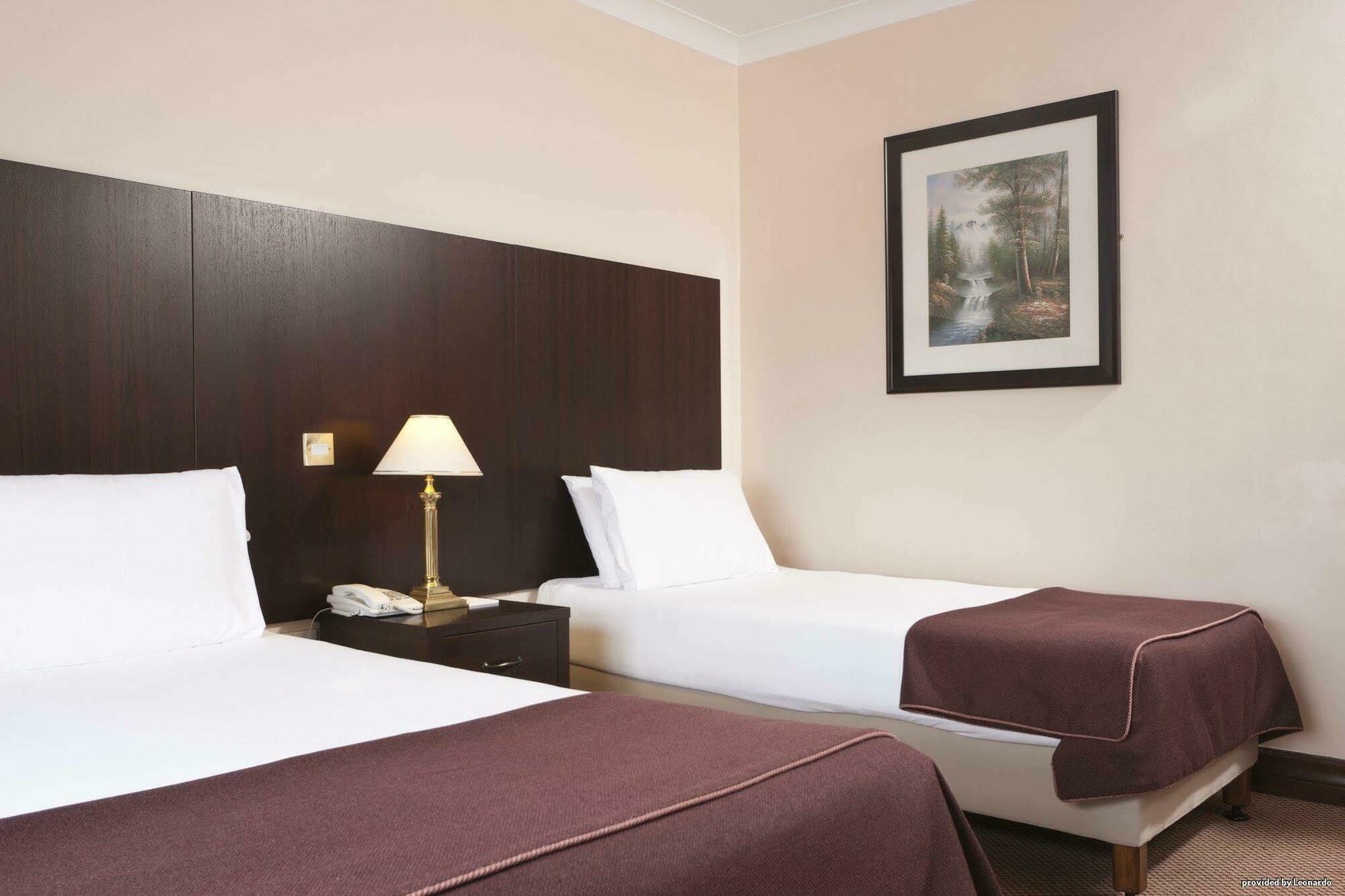 Sheldon Park Hotel And Leisure Club 더블린 외부 사진