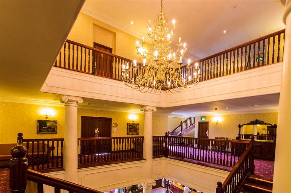 Sheldon Park Hotel And Leisure Club 더블린 외부 사진